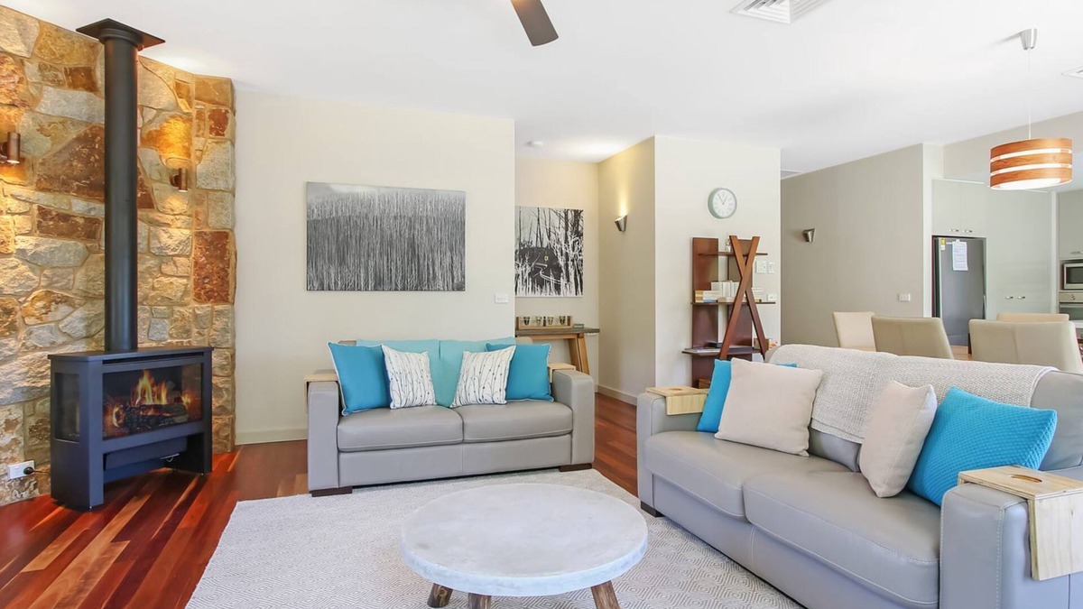 Bright House | Couples on the Park - Great location!
