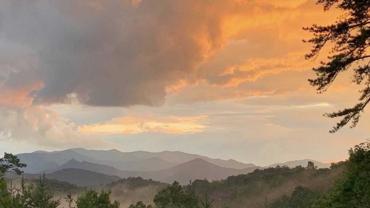 Franklin Cabin | Couples Paradise: Soothing Sunset & Starry Nights Await !