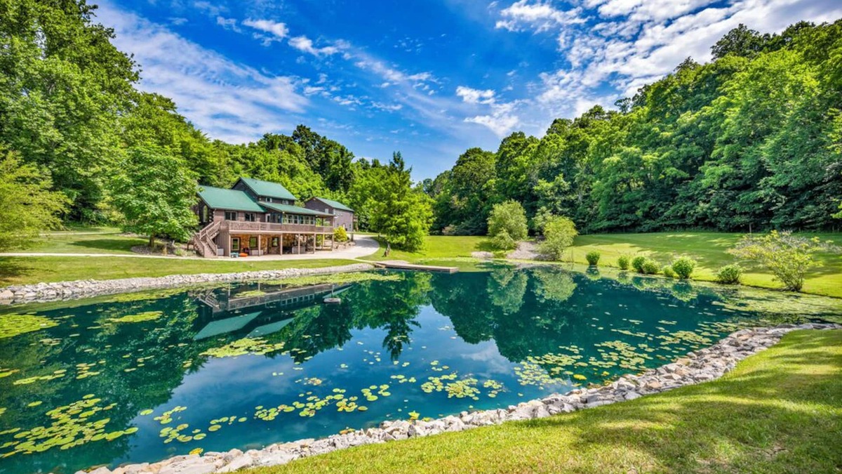 Ava Cabin | Couples Retreat | Ponds | Hot Tub | Trails | Fires