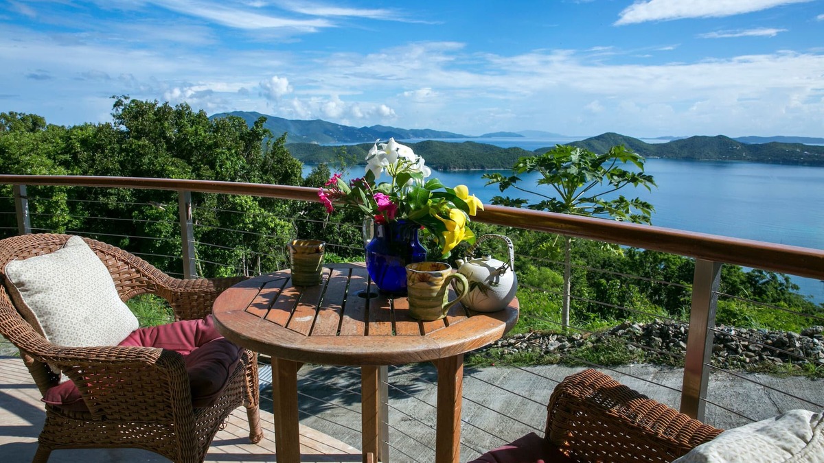 Estate Freemans Ground Villa | Couples Retreat, Sweeping VIEWS, Kayaks Await at the Beach!