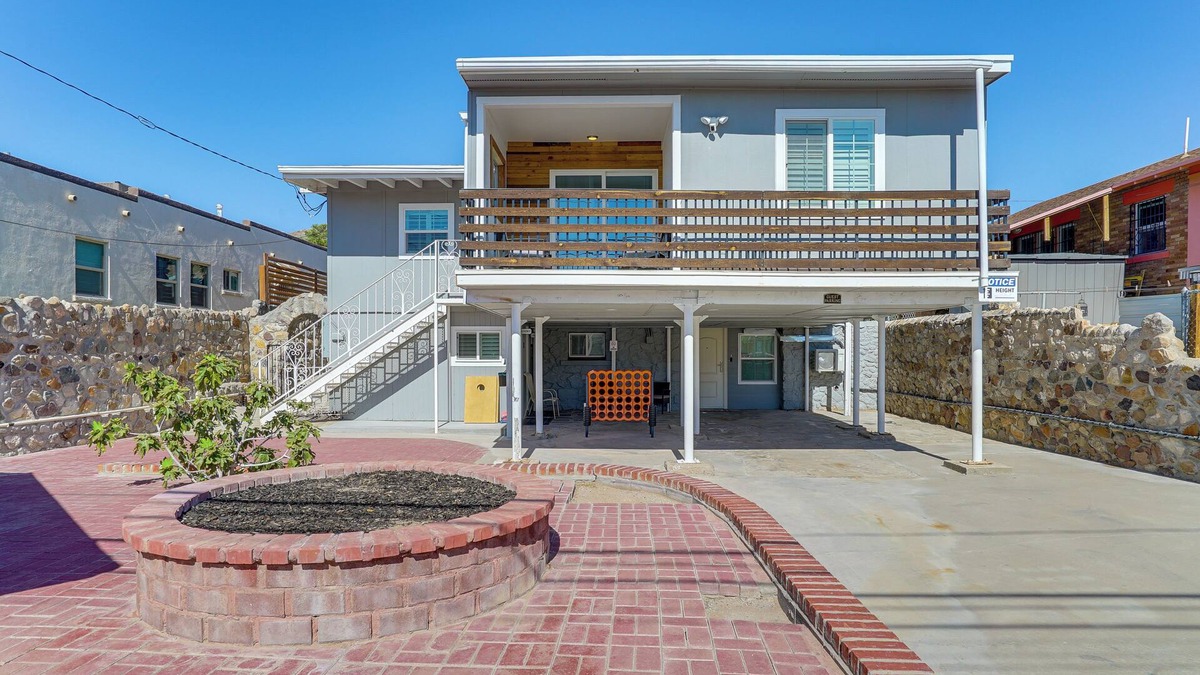 El Paso Apartment | Couples Retreat w/Grill Near El Paso Zoo!