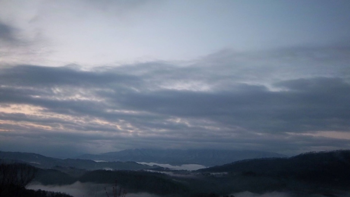 Gatlinburg - Pigeon Forge Cabin | Couples Romantic Paradise,Gorgeous View,Free HS WiFi,HTub,XM, Smart Home Theatre