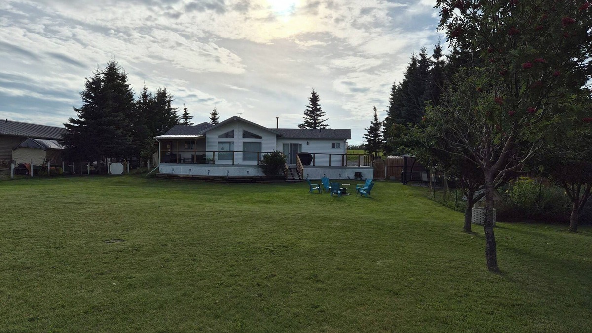 Parkland Beach House | Course Side Acreage Get Away, Apple Trees, Wildlife, Lake Views, Fire pit