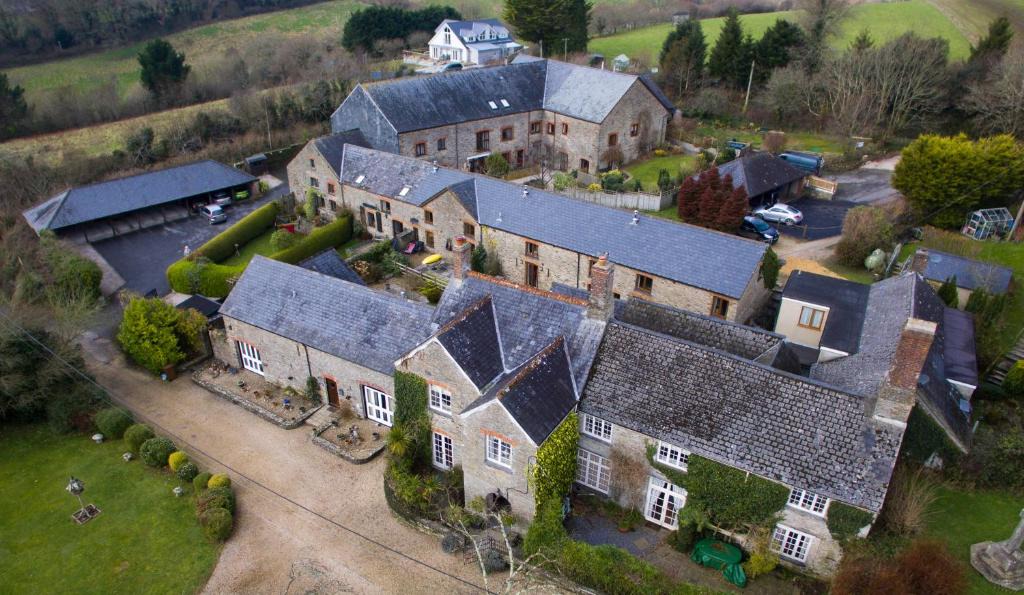 Aveton Gifford Bed & Breakfast | Court Barton Farm