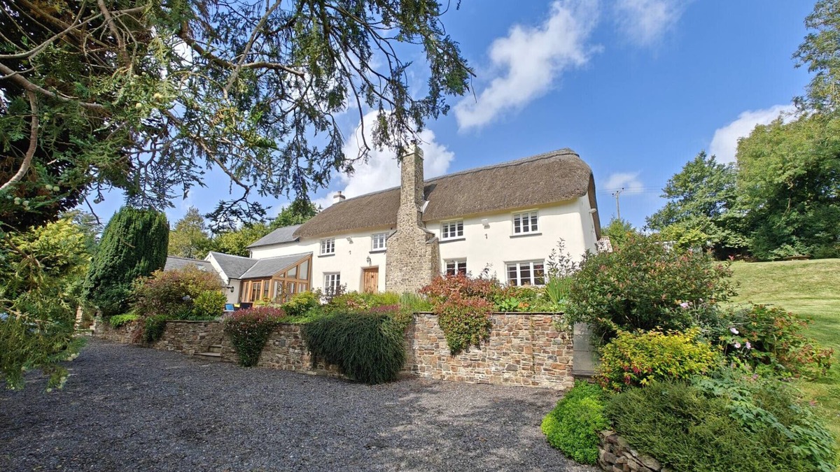 Chittlehampton House | Court - Four Bedroom House, Sleeps 8
