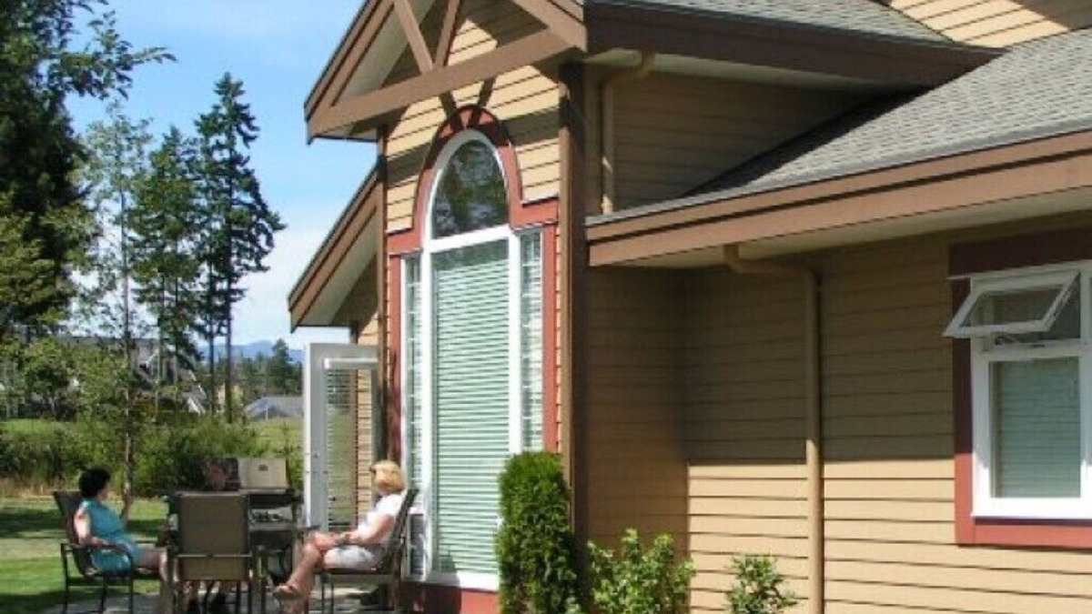 Comox Condo | Courtenay - Quiet luxury condo at Crown Isle