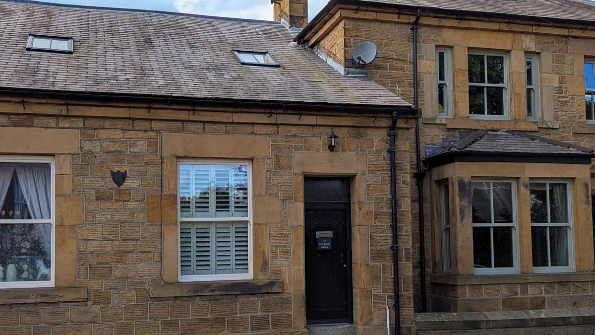 Mosborough Cottage | COURTHOUSE COTTAGE, pet friendly in Eckington, Derbyshire