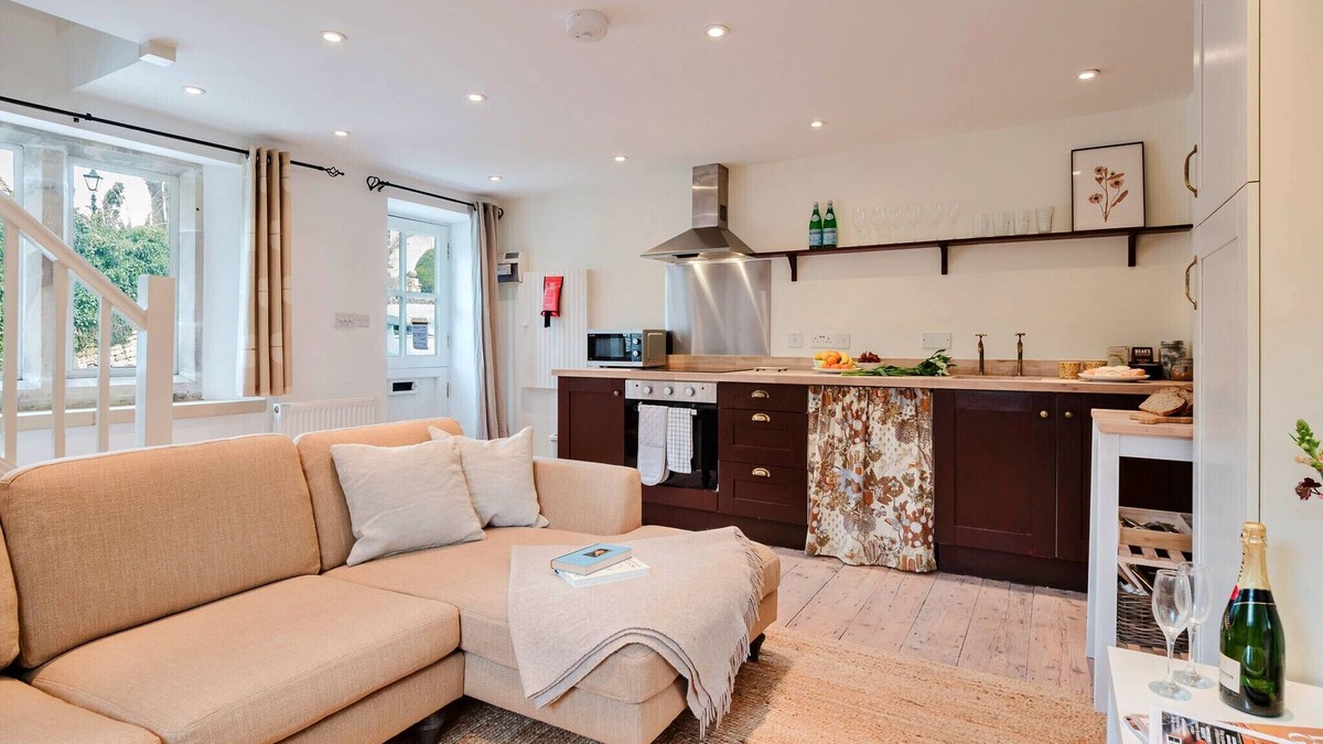 Painswick Cottage | Courtside Cottage