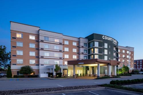 Charleston Hotel | Courtyard by Marriott Charleston Downtown/Civic Center