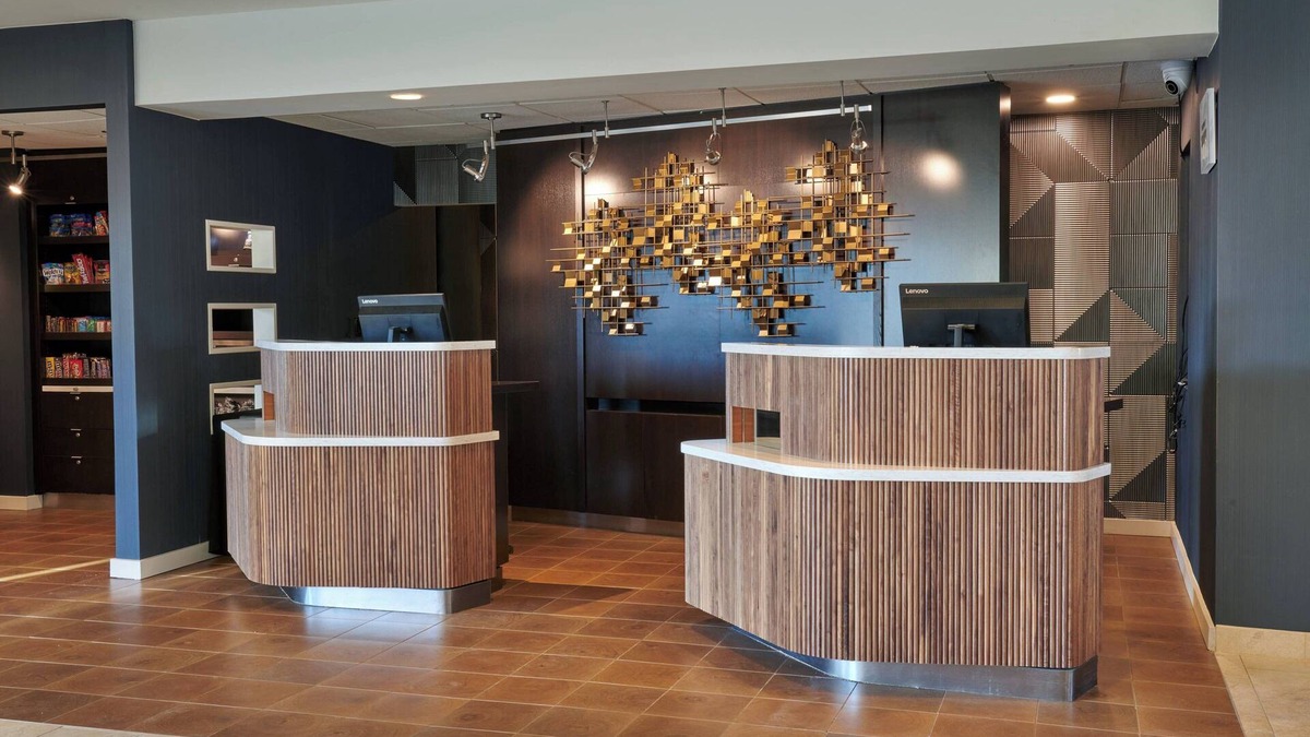 Half Day Hotel | Courtyard by Marriott Chicago Lincolnshire