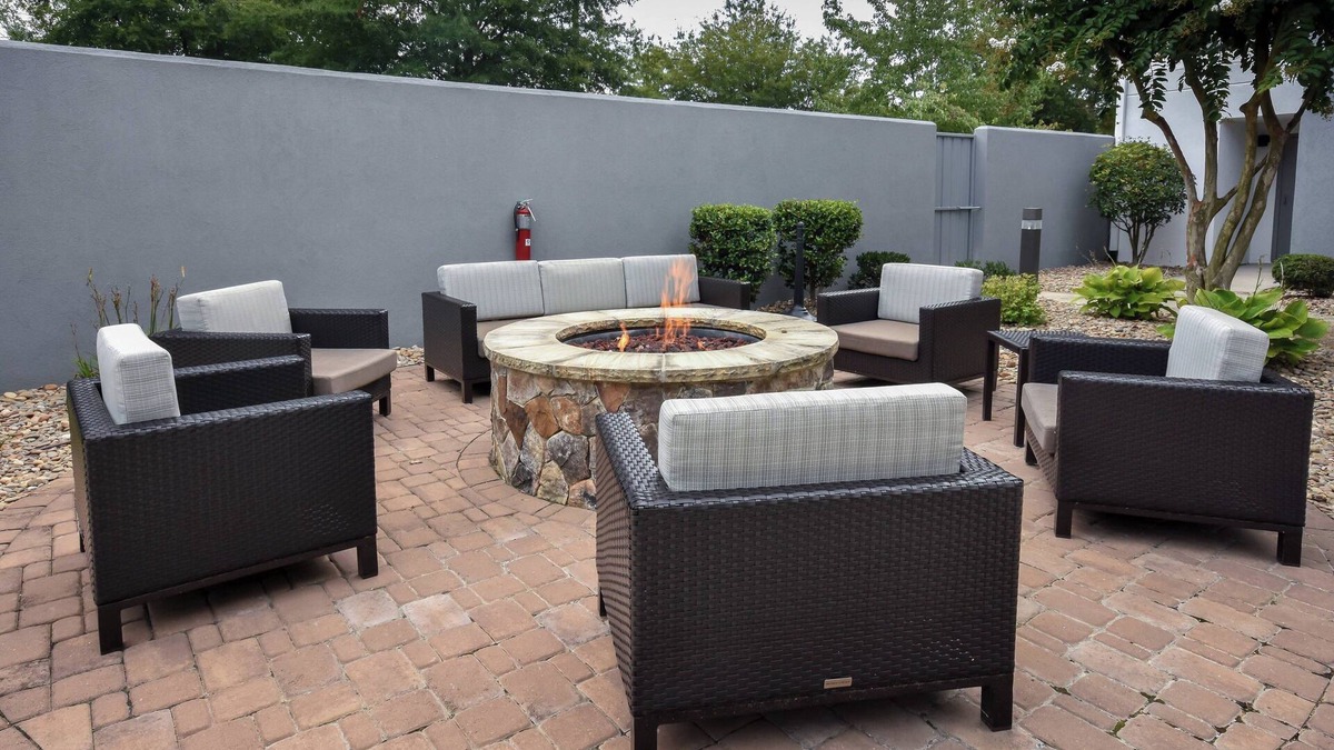 Matthews Hotel | Courtyard by Marriott Charlotte/Matthews
