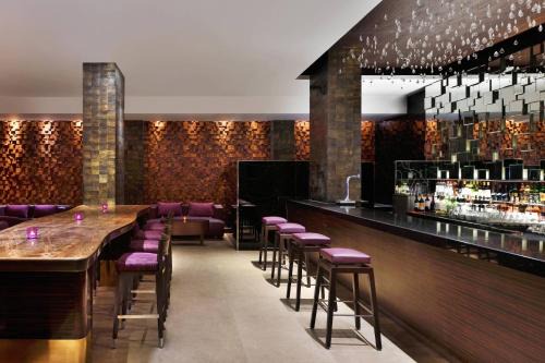 Teynampet Hotel | Courtyard by Marriott Chennai