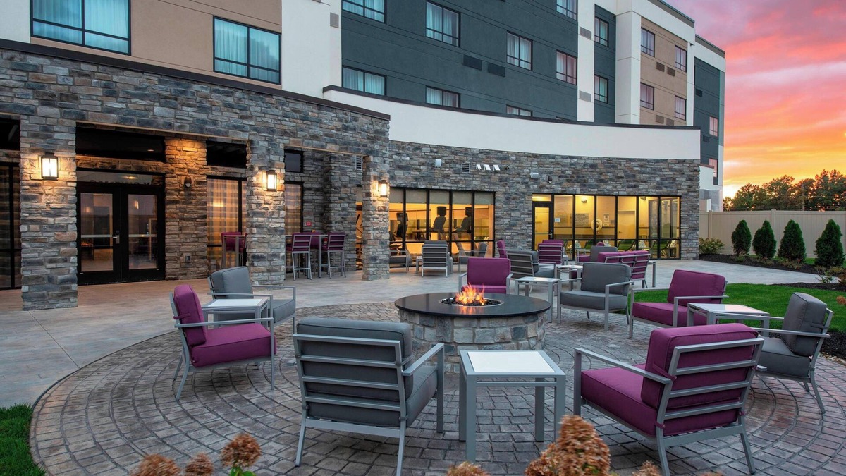 Elyria Hotel | Courtyard by Marriott Cleveland Elyria