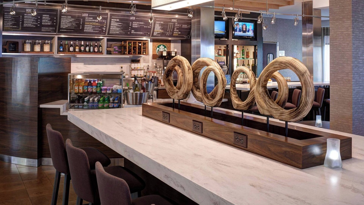 Clive Hotel | Courtyard by Marriott Des Moines West Clive