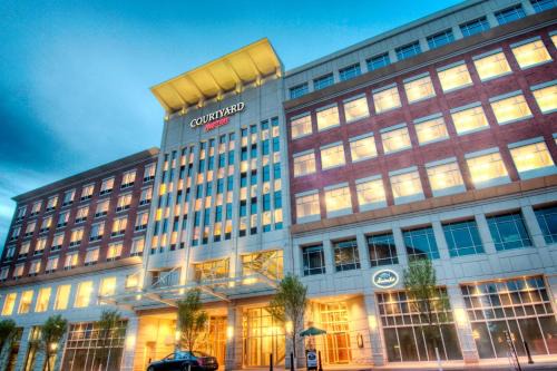 Greenville Downtown Hotel | Courtyard by Marriott Greenville Downtown