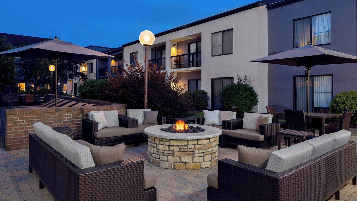 Moon Township Hotel | Courtyard by Marriott Pittsburgh Airport
