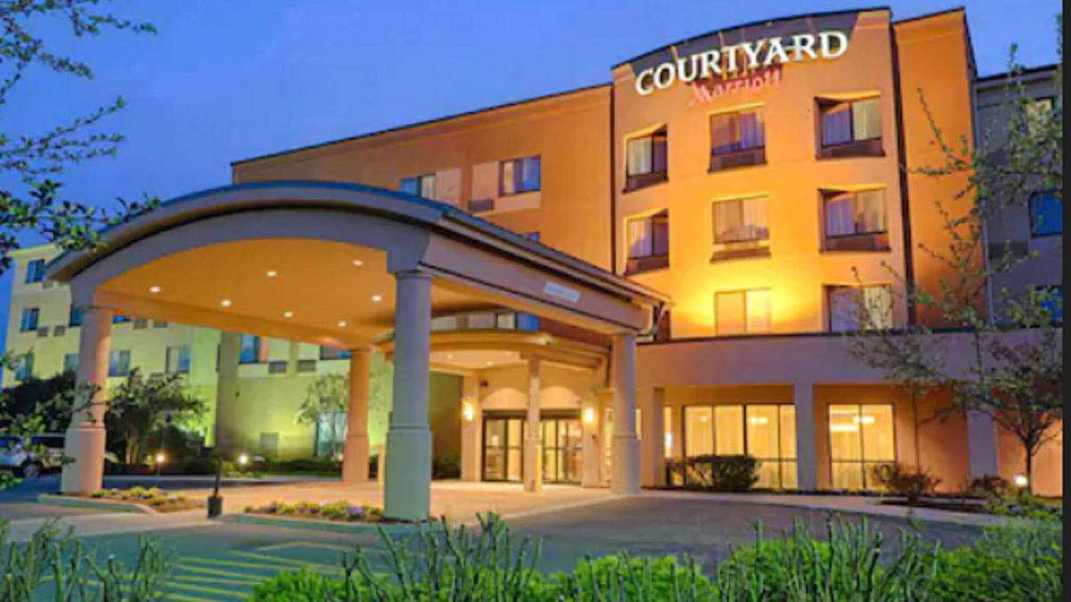 Salisbury Hotel | Courtyard by Marriott Salisbury