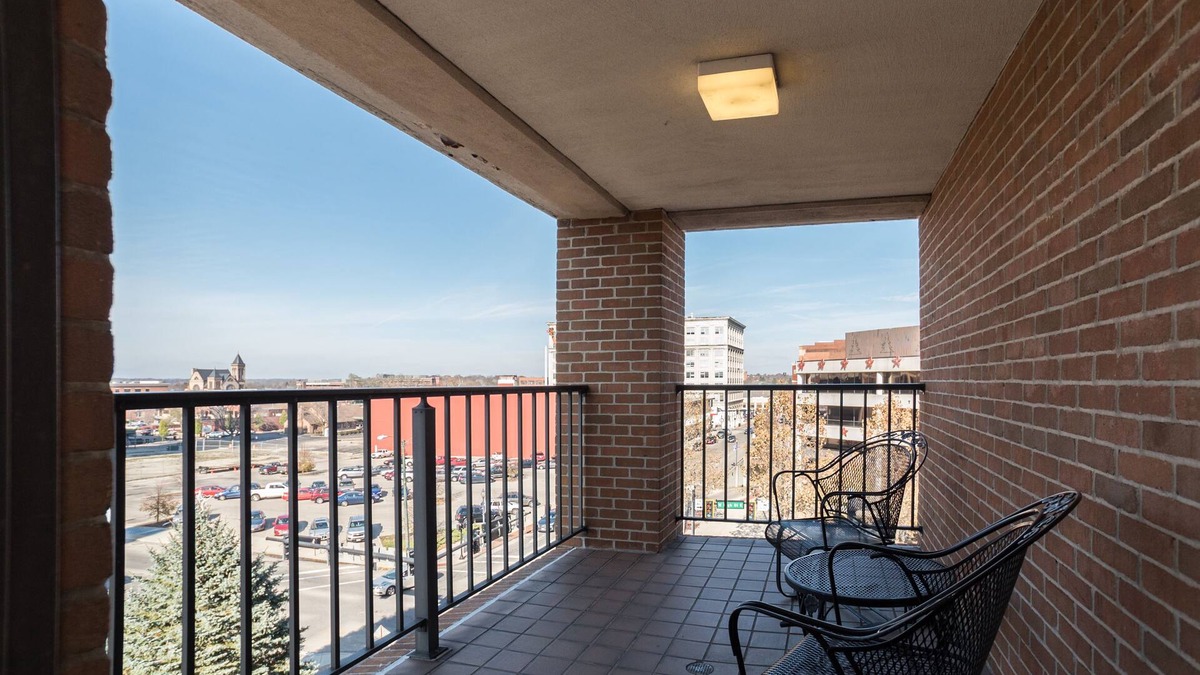 Springfield Hotel | Courtyard by Marriott Springfield Downtown