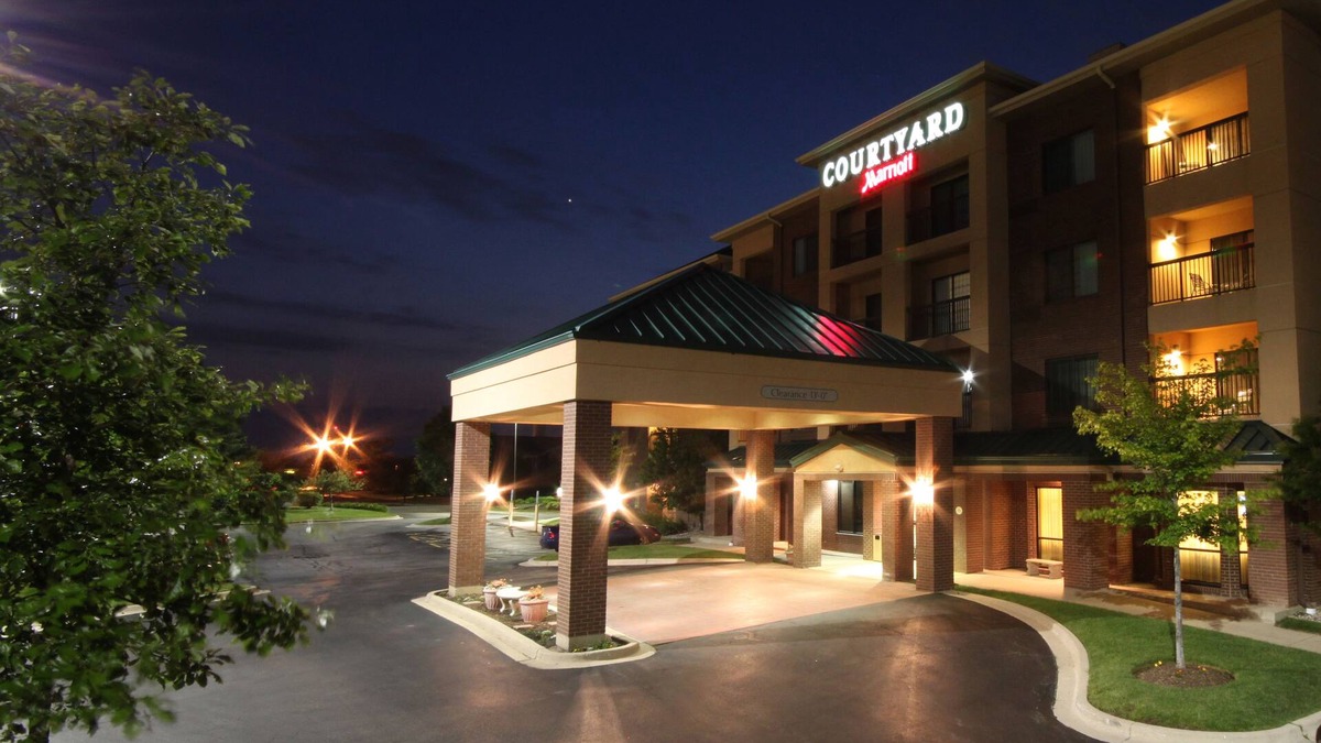 Bloomingdale Hotel | Courtyard by Marriott Chicago Bloomingdale