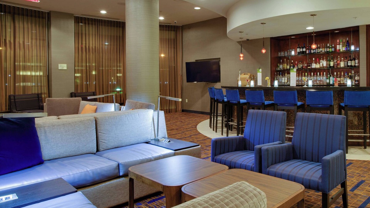 Farmingdale Hotel | Courtyard by Marriott Republic Aprt Long Island/Farmingdale