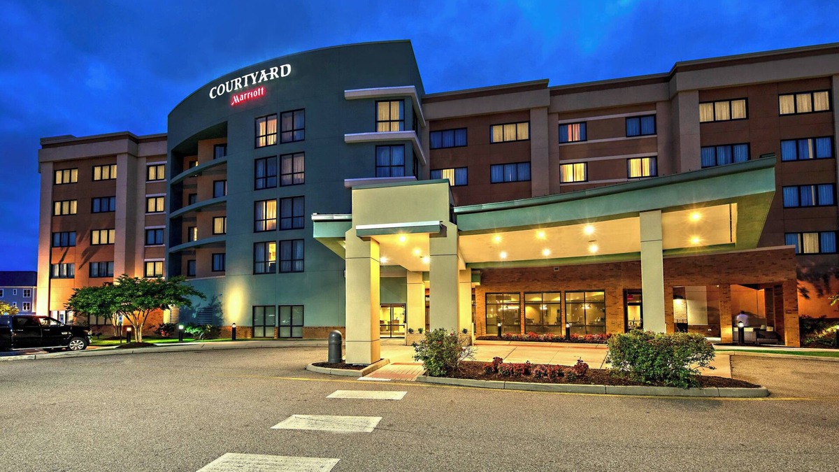 Central Newport News Hotel | Courtyard by Marriott Newport News Airport