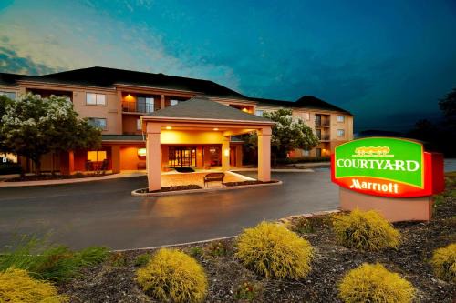 State College Hotel | Courtyard by Marriott State College