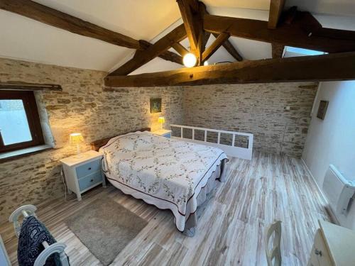 Bazoges-en-Pareds House | Courtyard cosy cottage