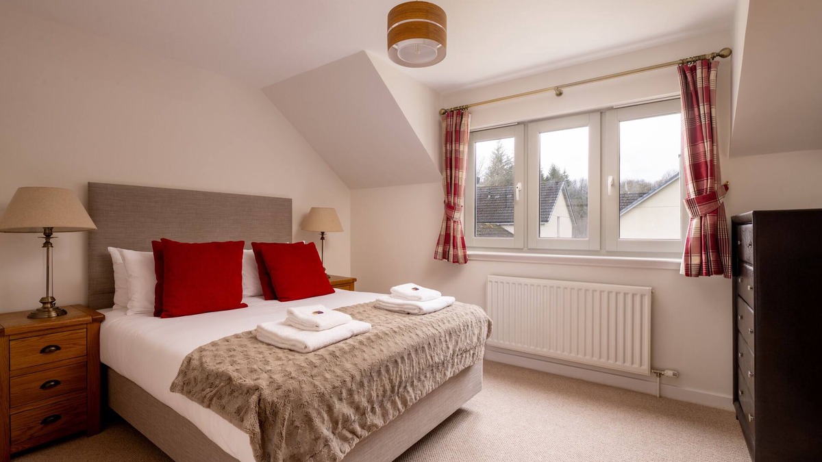 Fort Augustus Cottage | Courtyard Cottage 3, Riverside Cottage