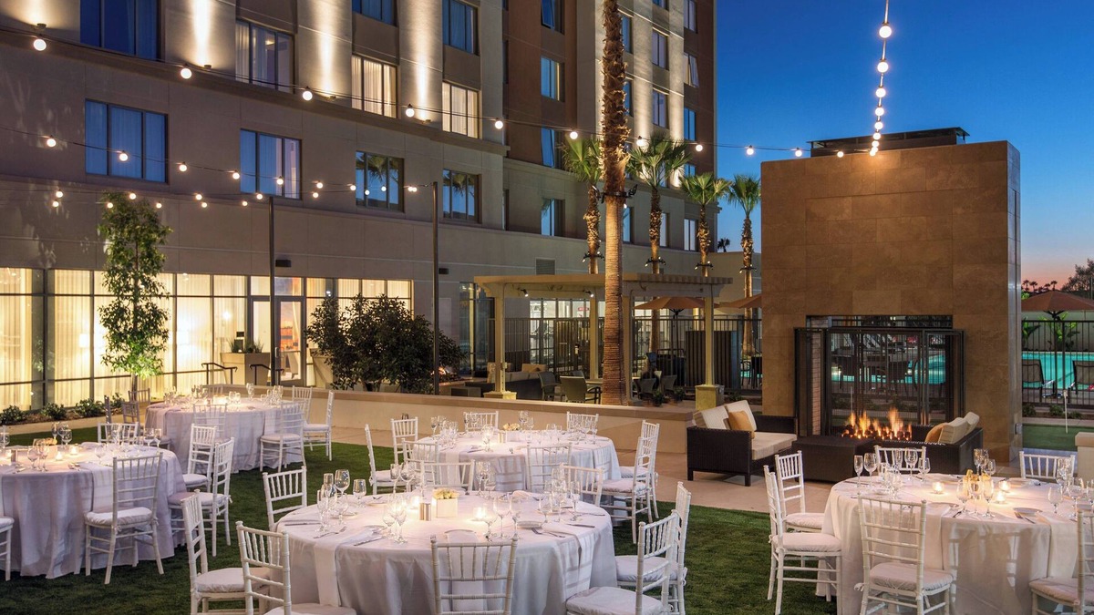Irvine Hotel | Courtyard Irvine Spectrum
