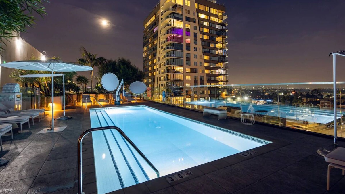 Hollywood House | Courtyard King, The Godfrey Hotel Hollywood, Rooftop Lounge, Steps from Sunset
