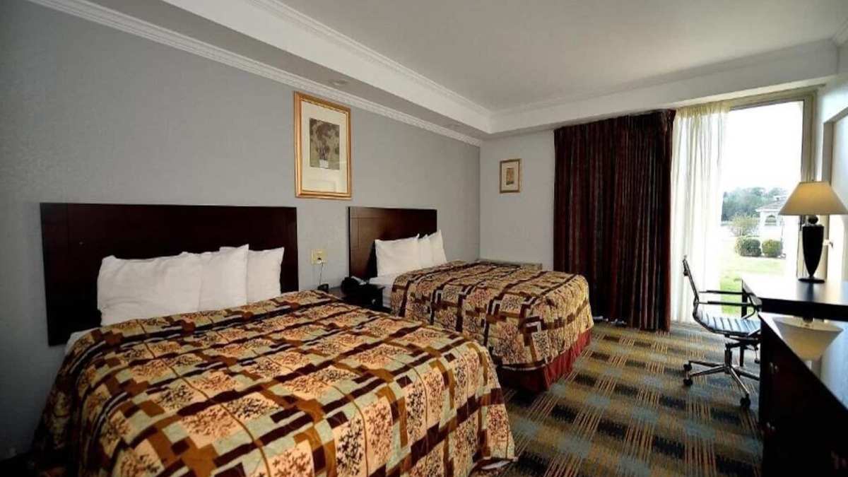 Somerset Hotel | COURTYARD ROOM, 2 QUEEN BEDS WITH RIVER-VIEW