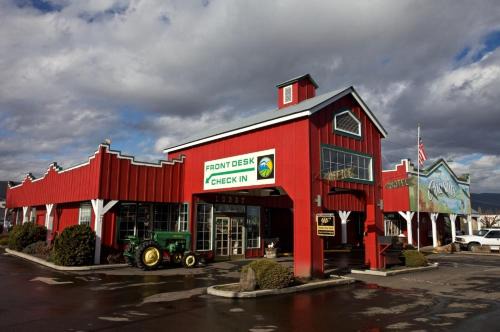 The Dalles Hotel | Cousin's Country Inn
