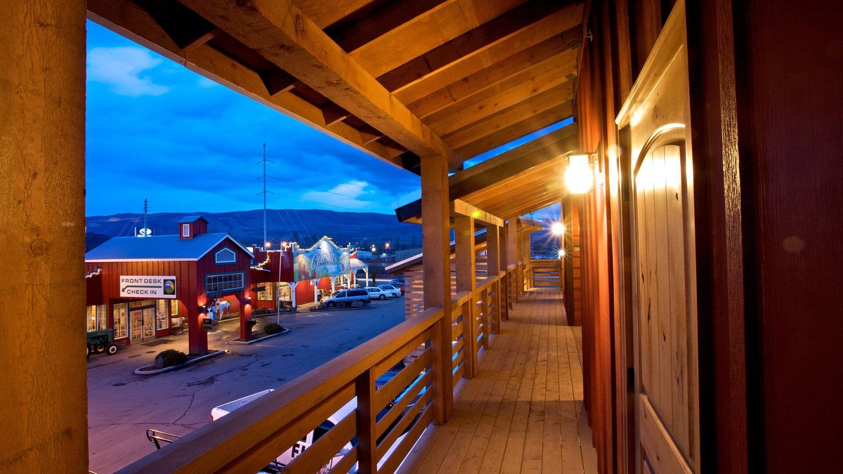 The Dalles Hotel | Cousins Country Inn