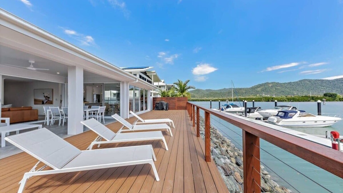 Airlie Beach House | Cove 18 Luxury Whitsunday Waterfront Beach House