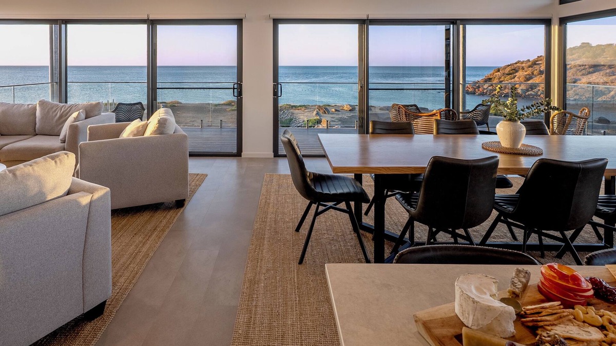Penneshaw Apartment | Cove Landing Marina Apartment 1 SS Karatta Sleep 4