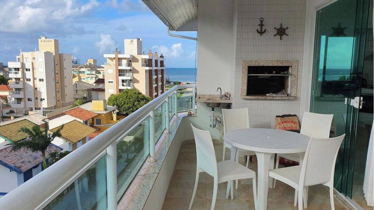 Governador Celso Ramos Apartment | COVERAGE FOR 8 PEOPLE + BEACH PALMS 250 SEA BEACH