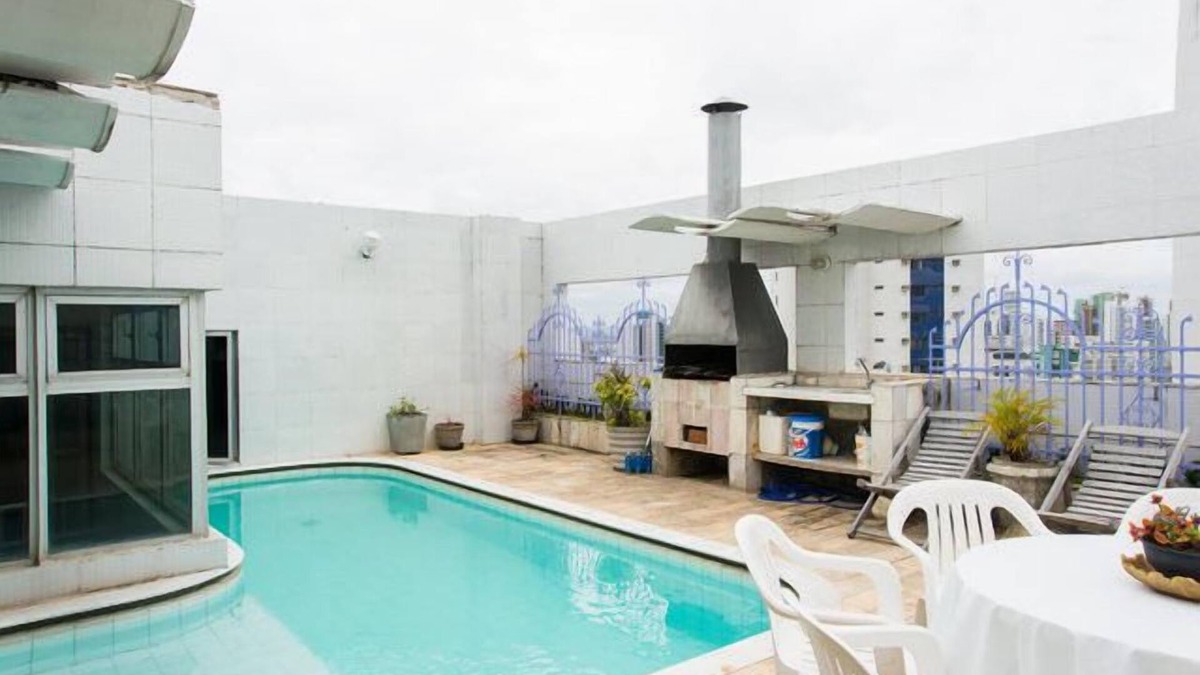 Boa Viagem Apartment | Coverage on the seafront in the best stretch of Boa Viagem w/exclusive pool