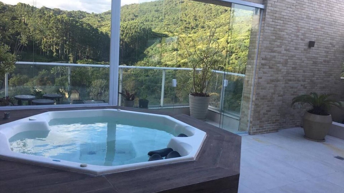 Florianopolis Apartment | Coverage with hydro spa