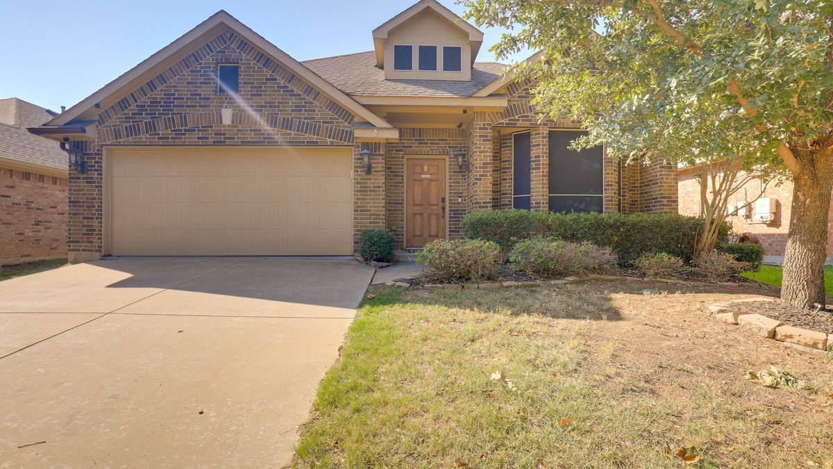 Mansfield House | Covered Patio & Large yard: Mansfield Home