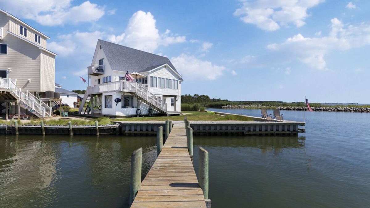 Captain's Cove House | Coves Point - You can't get more Waterfront than this!