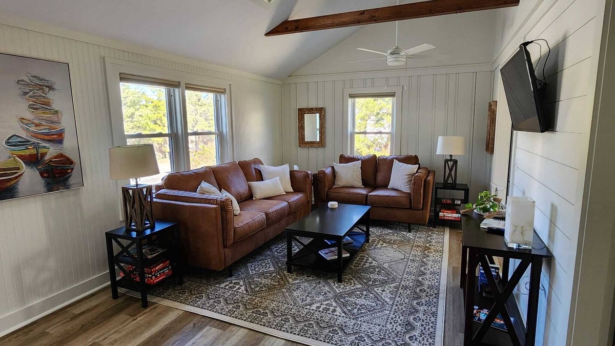 Humarock Cottage | "Coveted Cottage" 2BR Beach Cottage Humarock Beach in Marshfield/Scituate .