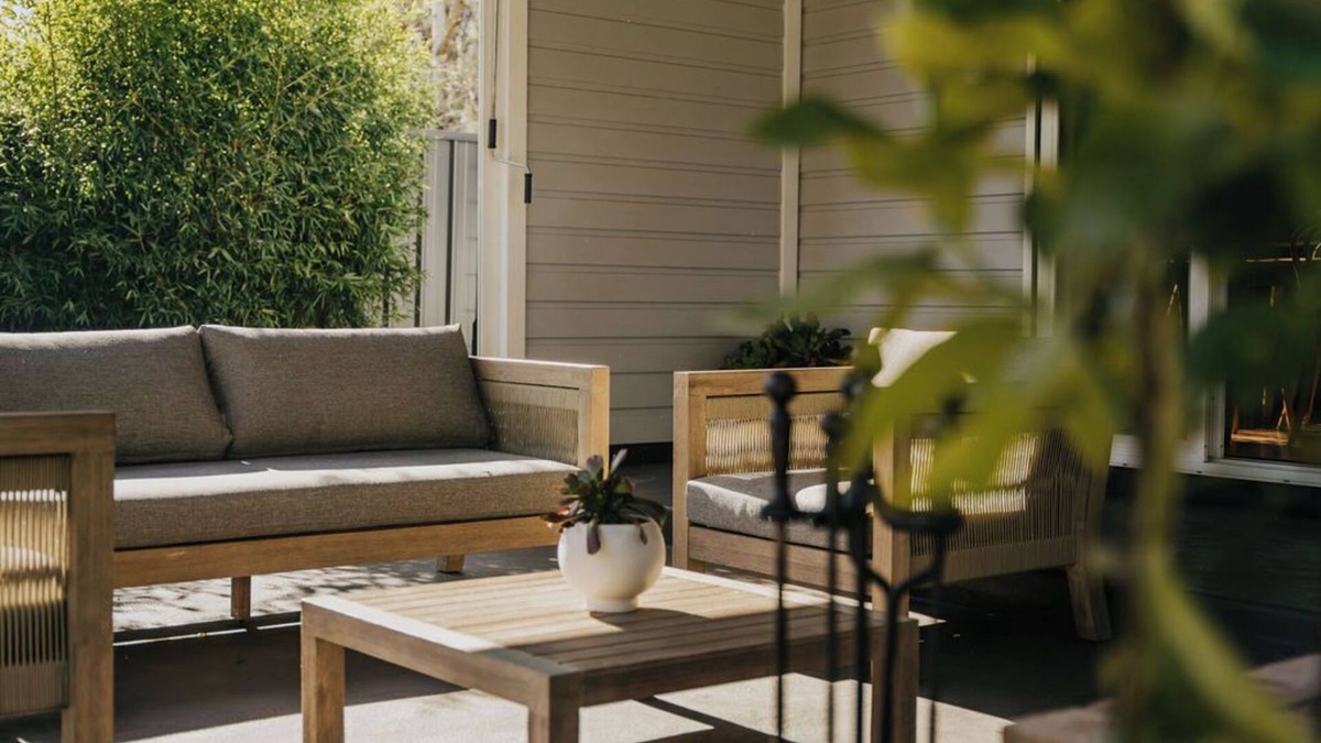 Trentham House | Cow Bell Cottage - Trentham, Retreat, perfect for Families, Bikers, and Foodies.