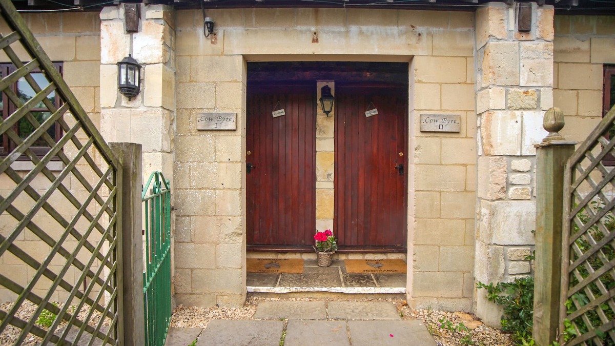Bradford-on-Avon Cottage | Cow Byre 1 and 2 | Interconnecting Cottages |