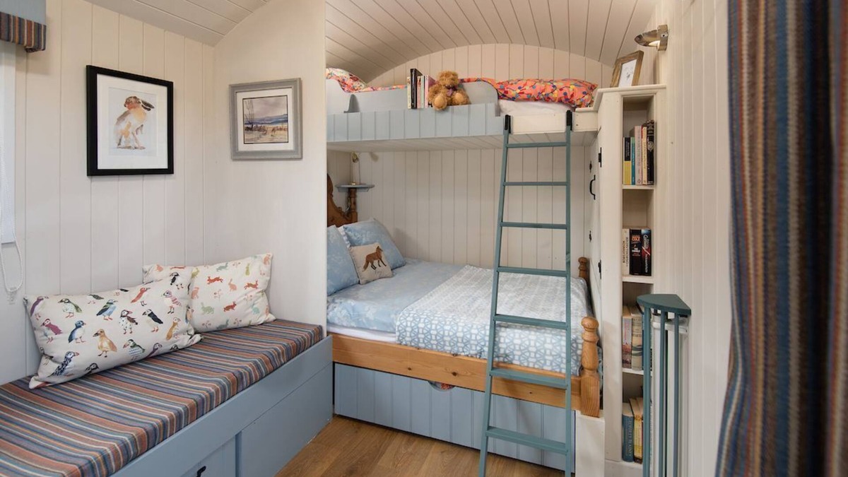 Bowsden Cabin | COW PARSLEY SHEPHERD'S HUT, near Berwick upon Tweed - sleeps 4