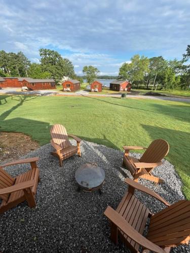 Centre Hotel | Cowan Creek Lodges