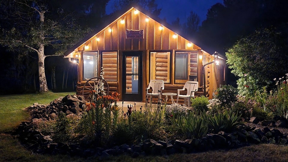 Helena Cabin | Cowboy Cabin Getaway