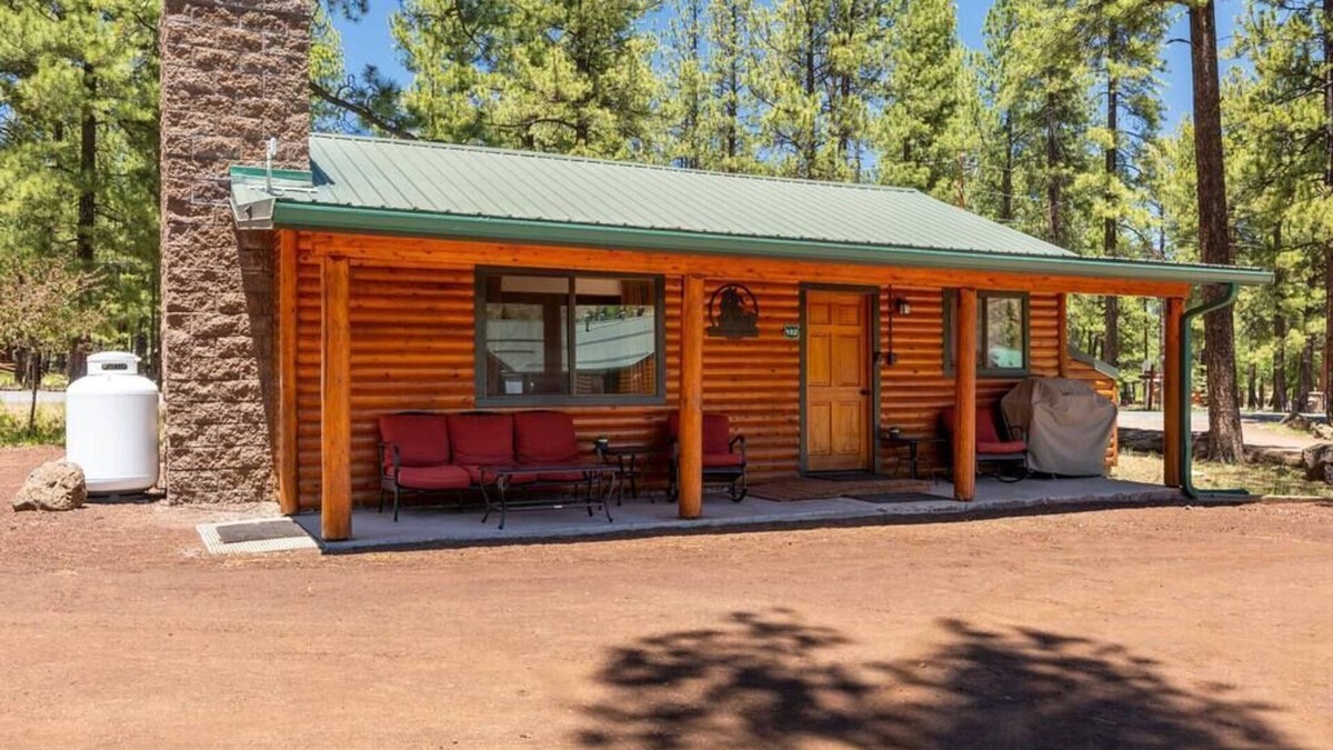 Greer Cabin | Cowboy Casita (Cabin 102)