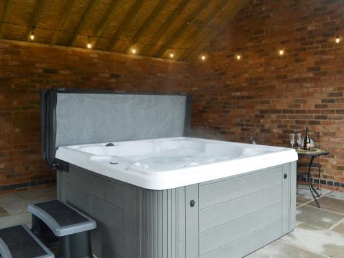 Bircotes House | Cowslip - Uk13138