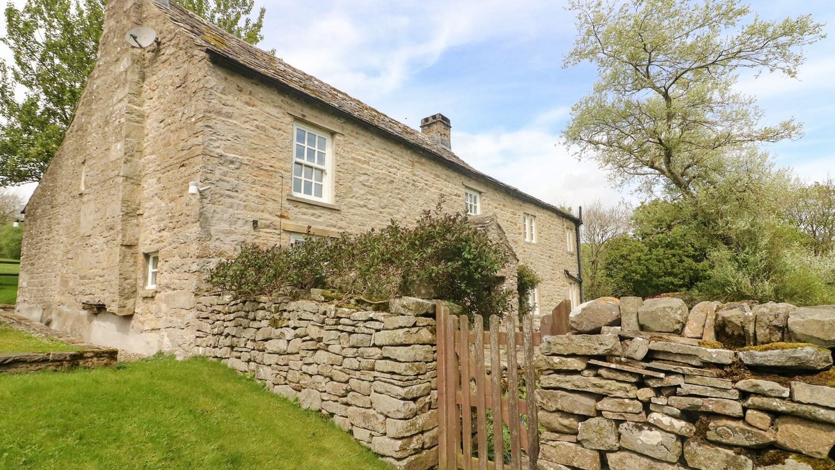 Newbiggin-in-Bishopdale Cottage | COWSTONEGILL, family friendly, with open fire in West Burton
