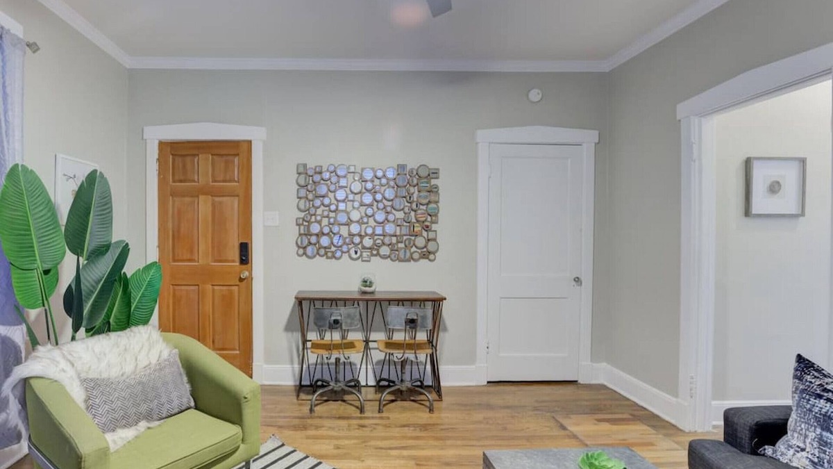 Cooper-Young Historic District House | Cox B · Cooper Young Bungalow w/all the Essentials!